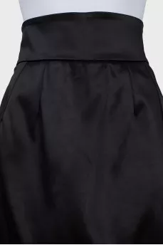 Fitted skirt with zip and buttons