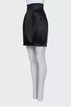 Fitted skirt with zip and buttons