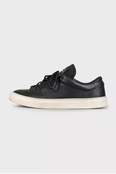 Men's leather sneakers with a branded patch