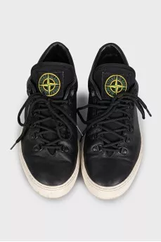 Men's leather sneakers with a branded patch