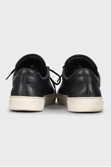 Men's leather sneakers with a branded patch