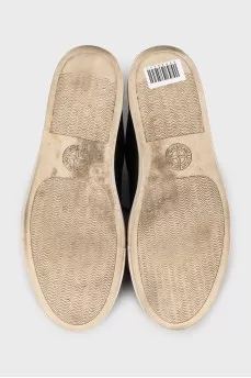 Men's leather sneakers with a branded patch