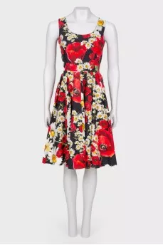 Dress with a floral print