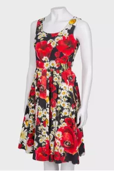 Dress with a floral print