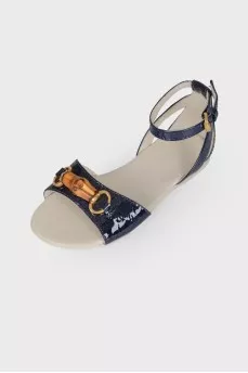 Children's sandals with bamboo accessory