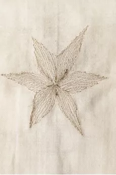Scarf with embroidered flowers