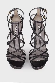 Weave sandals
