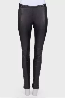 Black narrow trousers