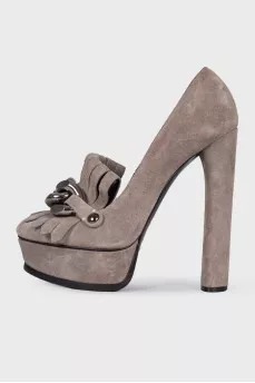 Suede shoes with chain