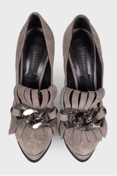 Suede shoes with chain