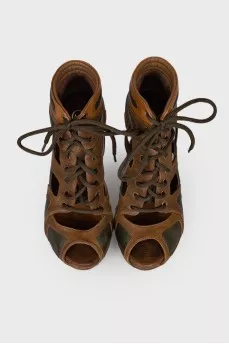 Leather sandals in green and brown