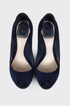 Black and blue reflective shoes