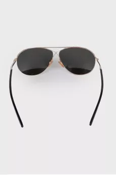 Sunglasses with green lenses