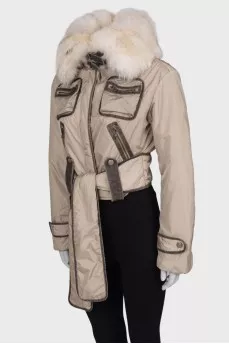 Short jacket with fur