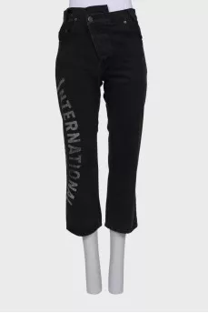 Black jeans with asymmetry