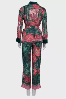 Silk suit with velor trim