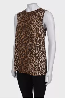 Blouse in leopard print with tag