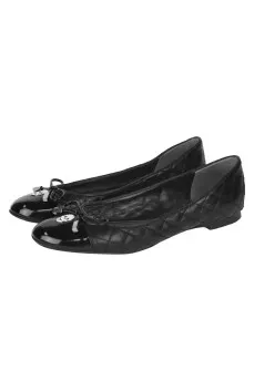 Classic ballet flats with diamond stitch
