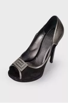 Combined shoes with silver leather