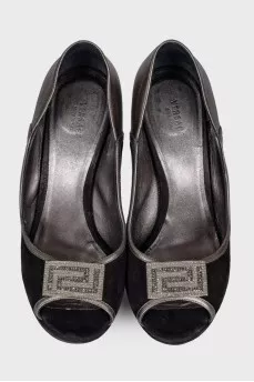 Combined shoes with silver leather