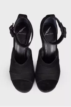 Patterned heeled sandals