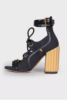 Glorious black sandals