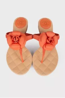 Flip flops with rubber rose