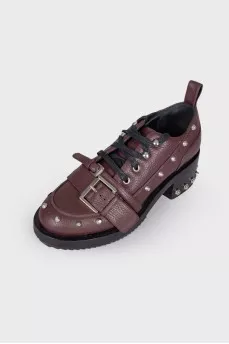 Leather shoes with metal rhinestones