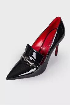 Lacquered shoes with silver hardware
