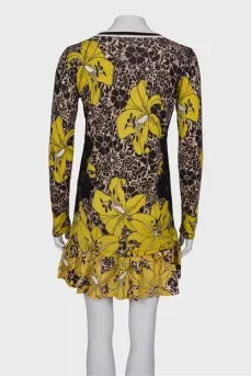 Dress with floral print and ruffles