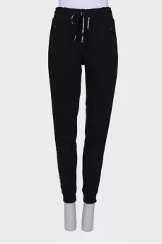 Sporty trousers with stripes