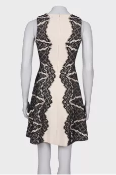 Dress with lace on the sides