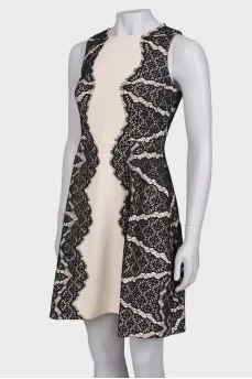 Dress with lace on the sides