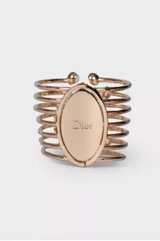 Golden bracelet with pearls