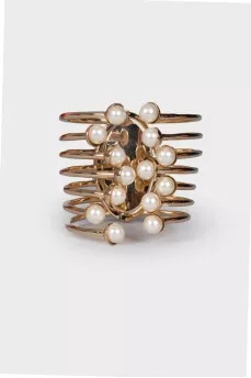 Golden bracelet with pearls
