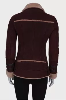 Shortened burgundy sheepskin coat