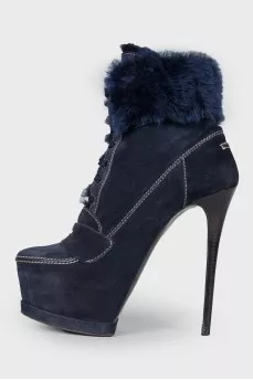 Suede ankle boots with fur insert