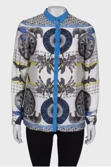 Blouse in abstract print