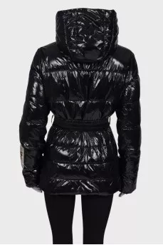 Lacquer jacket with a belt