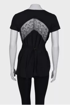 Black T-shirt with belt