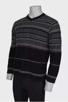 Men's sweater with a pattern