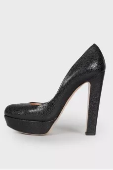 Leather embossed shoes