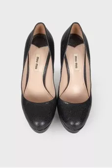 Leather embossed shoes