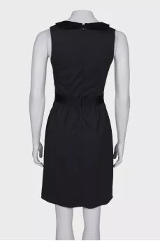 Wool dress with round neck