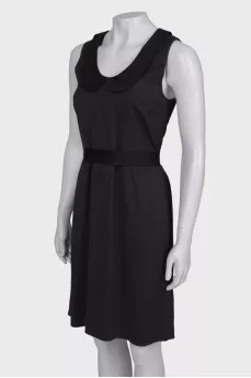 Wool dress with round neck