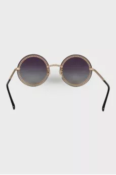 Sunglasses with golden chain