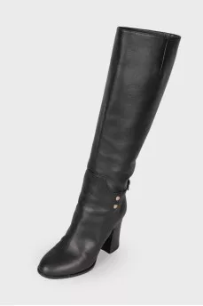 Black leather heeled boots