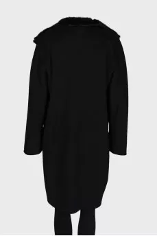 Wool coat with fur on the lapels