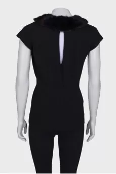 Black vest with fur