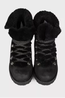 Insulated nubuck boots